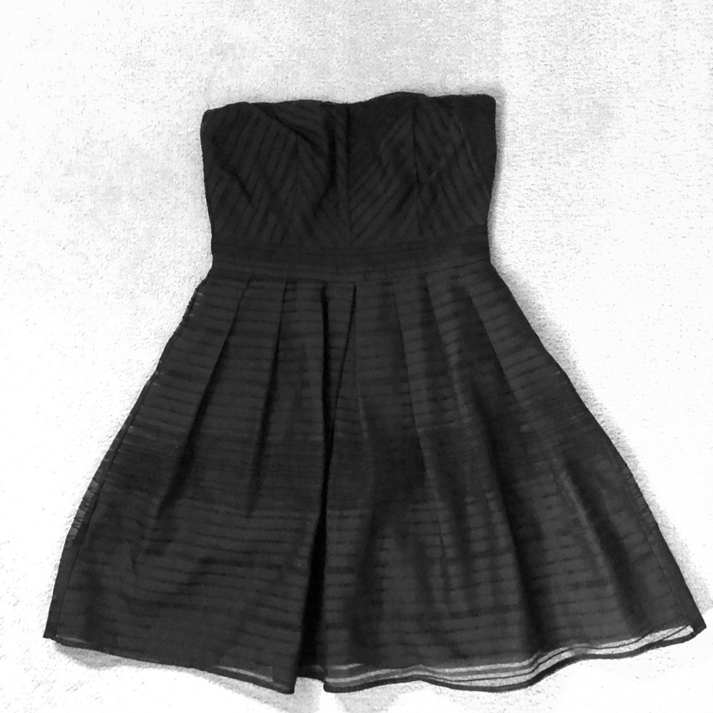 Black strapless short dress-Size small